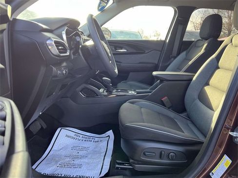 Used 2023 Chevrolet TrailBlazer LT w/ Convenience Package image 11
