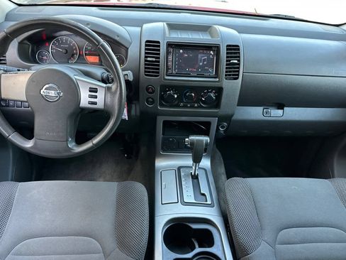 Used 2012 Nissan Pathfinder S RWD image 3