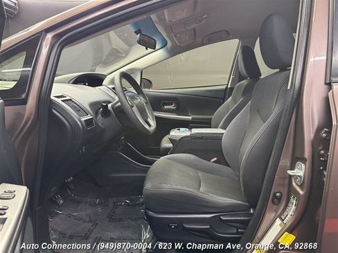 Used 2016 Toyota Prius V Three image 6