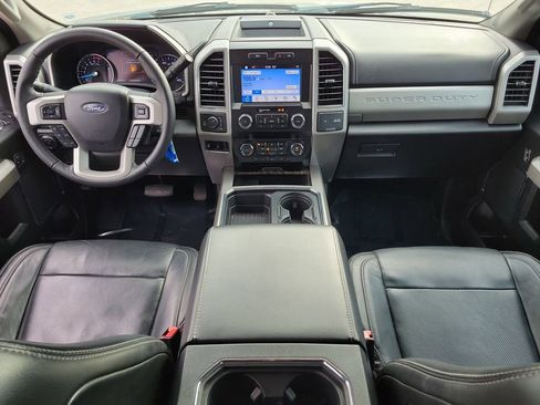 Certified 2019 Ford F250 Lariat w/ Chrome Package image 16