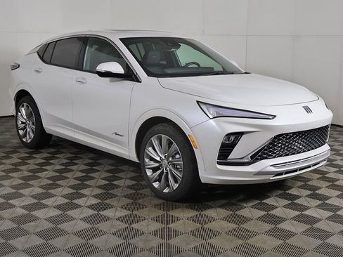 Used 2025 Buick Envista Avenir image 2