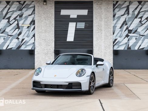 Used 2025 Porsche 911 Carrera image 5