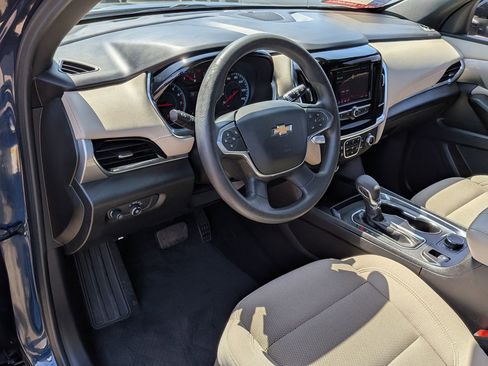 Used 2022 Chevrolet Traverse LS FWD image 13