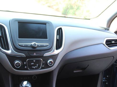 Used 2021 Chevrolet Equinox LT FWD image 16