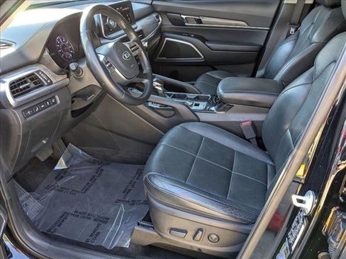 Used 2020 Kia Telluride EX image 16