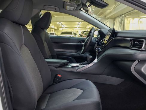 Used 2021 Toyota Camry LE image 44