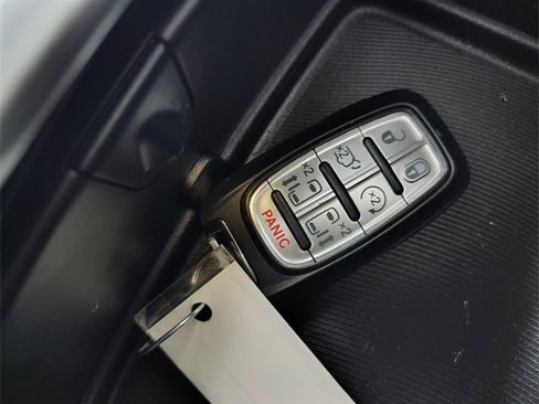 Used 2020 Chrysler Pacifica Touring-L Plus w/ Tire & Wheel Group image 39