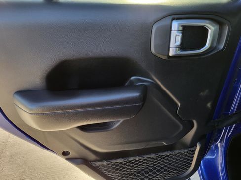 Used 2019 Jeep Wrangler Unlimited Sport S image 12