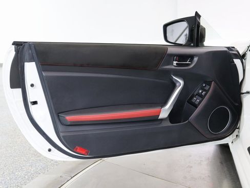 Used 2020 Toyota 86 image 11