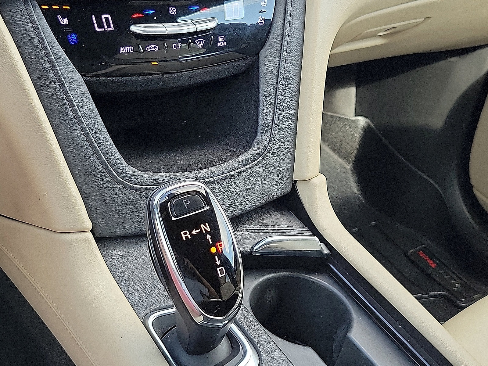 Used 2017 Cadillac XT5 Premium Luxury w/ Driver Assist Package FWD image 16