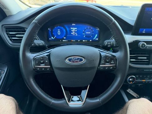 Used 2021 Ford Escape SEL w/ Technology Package FWD image 12