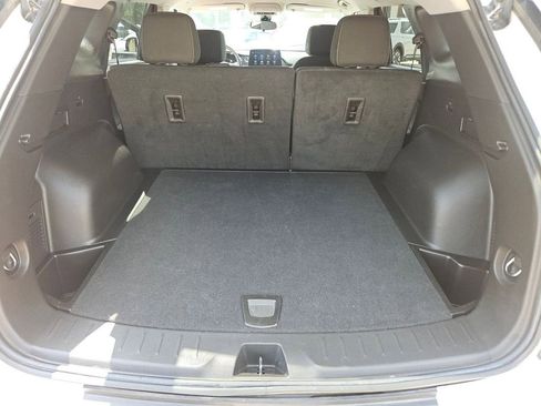 Used 2025 Chevrolet Blazer LT FWD image 24