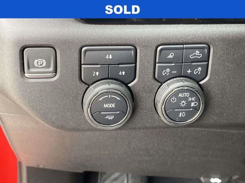 Used 2025 Chevrolet Silverado 2500 LT AWD/4WD image 25