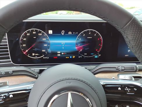 New 2026 Mercedes-Benz GLS 450 4MATIC image 17