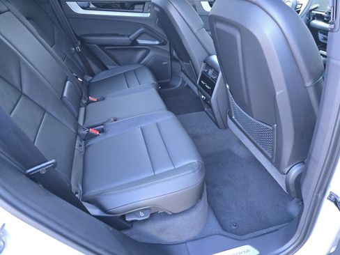New 2026 Porsche Cayenne image 14