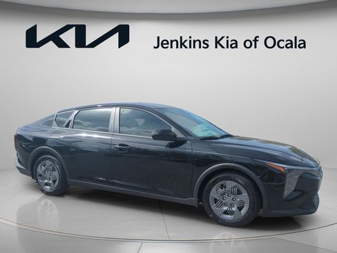 New 2026 Kia K4 LX image 1