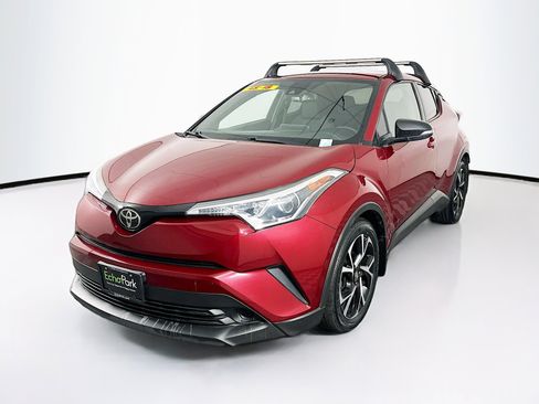 Used 2018 Toyota C-HR XLE image 3