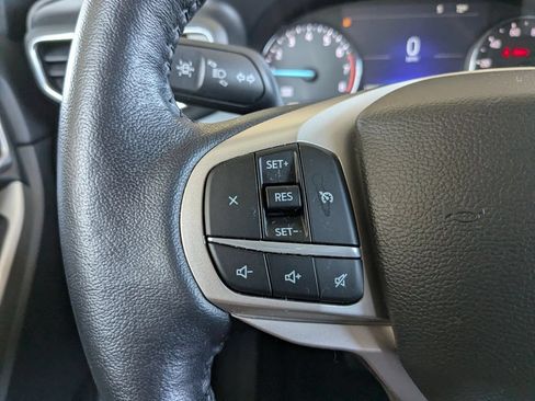 Used 2022 Ford Explorer XLT w/ Equipment Group 202A AWD/4WD image 19