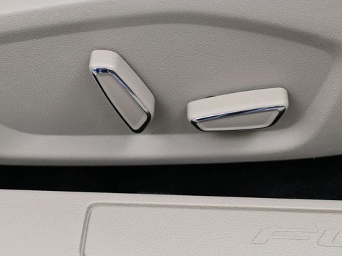 Used 2014 Ford Fusion Energi SE image 36