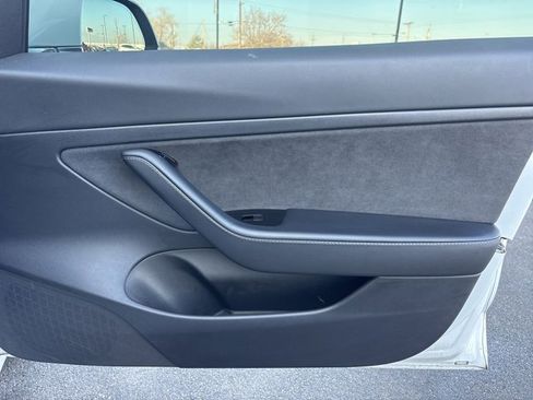 Used 2020 Tesla Model 3 Standard Range image 10