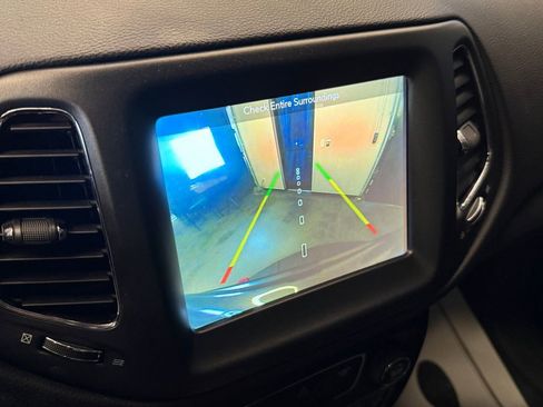 Used 2019 Jeep Compass Trailhawk w/ Cold Weather Group AWD/4WD image 13