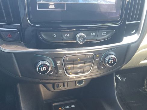 Used 2023 Chevrolet Traverse LT image 33