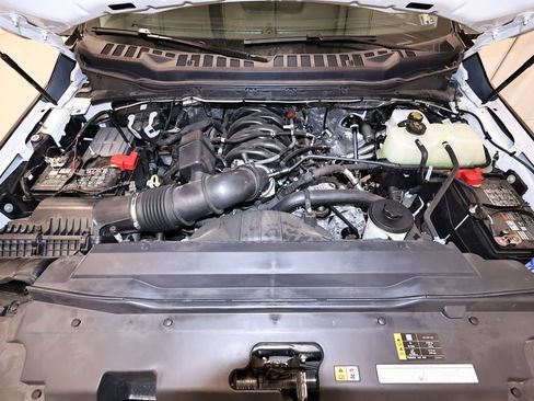 Certified 2025 Ford F550 4x4 Regular Cab Super Duty image 46