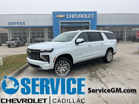 New 2026 Chevrolet Suburban High Country image 1