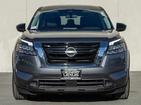Used 2024 Nissan Pathfinder S image 2