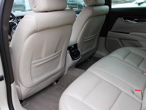 Used 2016 Cadillac XTS Luxury image 32