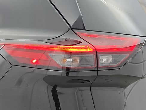 Certified 2023 Nissan Rogue S image 32