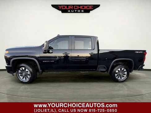 Used 2021 Chevrolet Silverado 2500 Custom w/ Custom Value Package AWD/4WD image 2