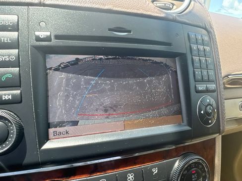 Used 2011 Mercedes-Benz GL 450 4MATIC image 21