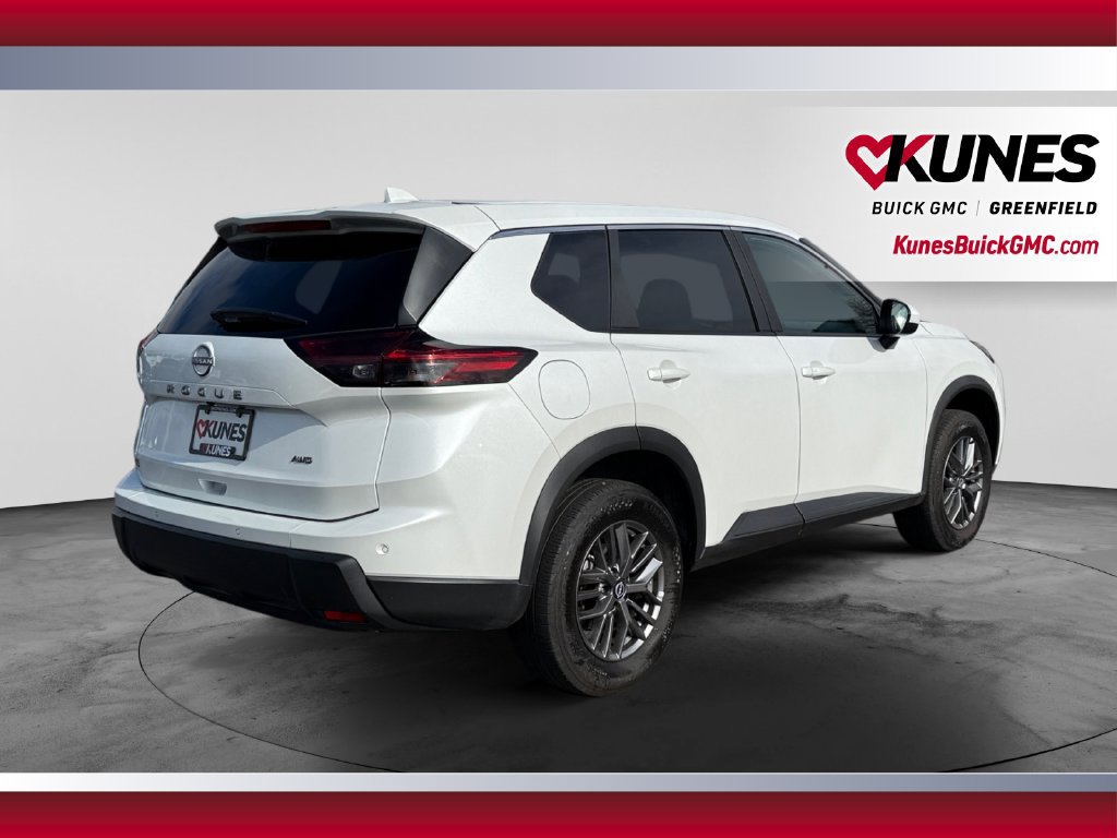 Used 2026 Nissan Rogue SV AWD/4WD image 10