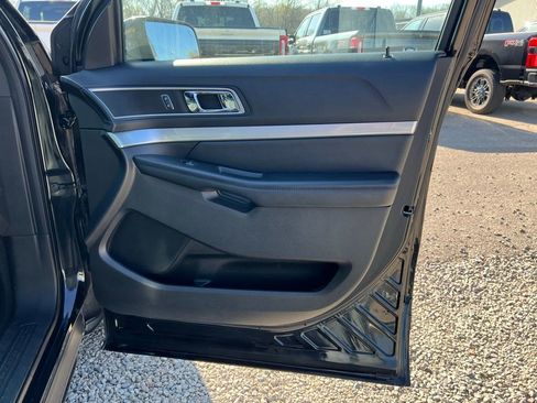 Used 2017 Ford Explorer XLT w/ Equipment Group 202A image 19
