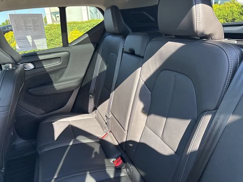 Certified 2024 Volvo XC40 B5 Plus w/ Climate Package AWD/4WD image 31