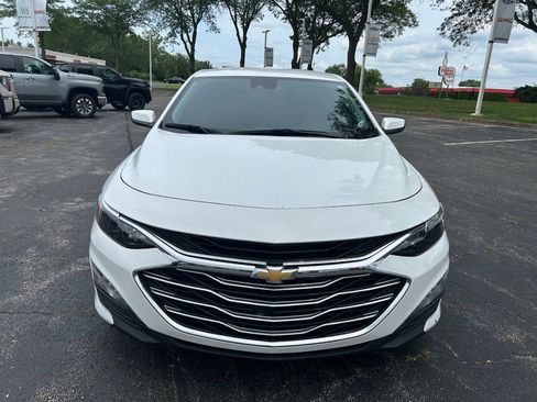 Used 2025 Chevrolet Malibu LT FWD image 2
