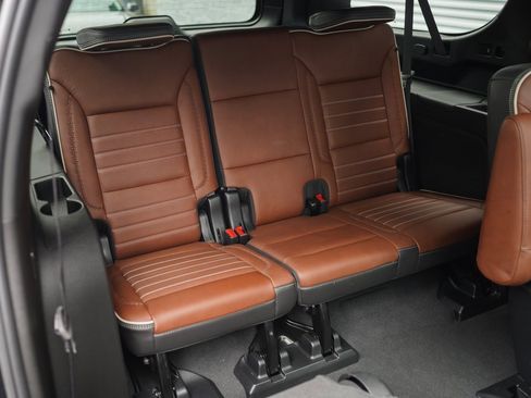 Used 2023 GMC Yukon XL Denali Ultimate image 28