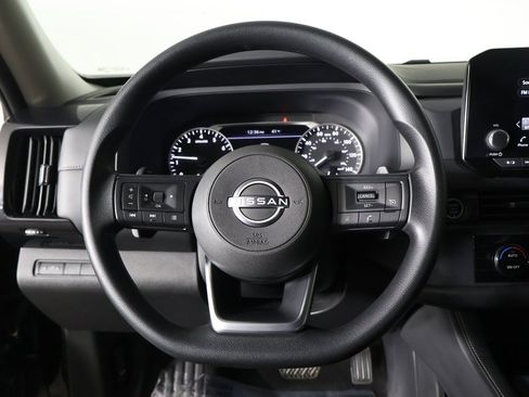 Used 2024 Nissan Pathfinder S image 36