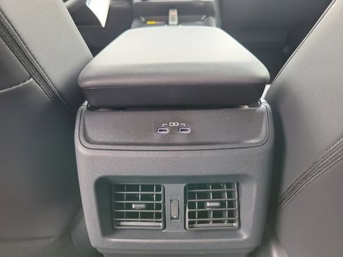 Used 2026 Toyota C-HR AWD/4WD image 10