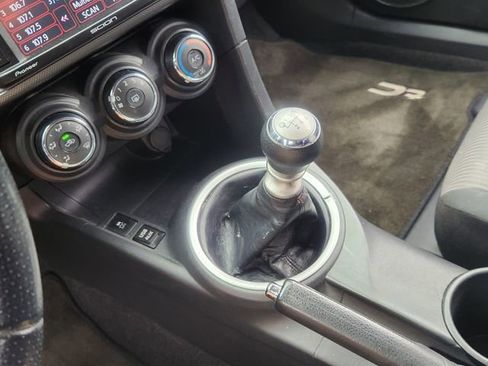 Used 2015 Scion tC FWD image 15