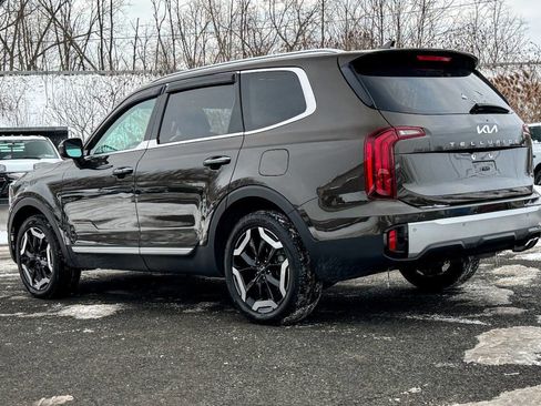 Used 2023 Kia Telluride S image 5