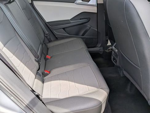 Used 2025 Volkswagen Taos SE image 27