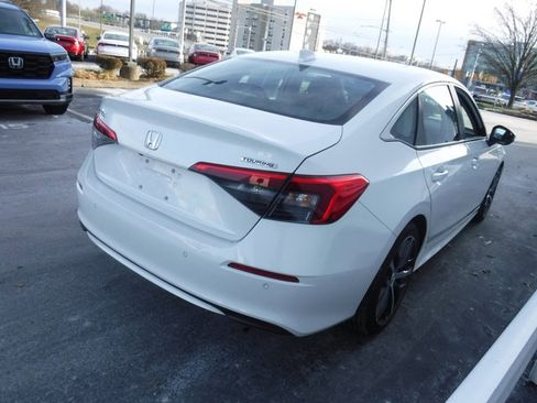 Used 2022 Honda Civic Touring image 7