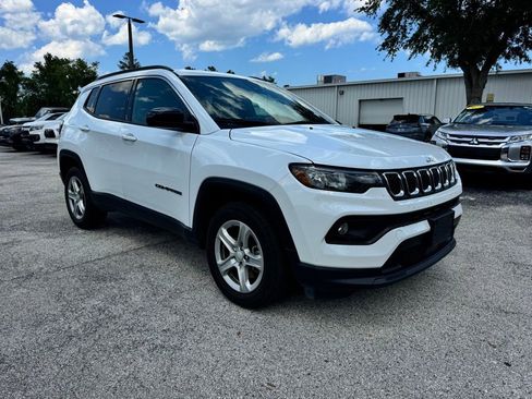 Used 2024 Jeep Compass Latitude AWD/4WD image 8