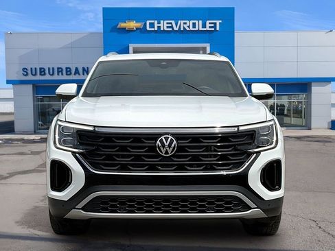 Used 2024 Volkswagen Atlas Cross Sport SE w/ Panoramic Sunroof Package AWD/4WD image 3