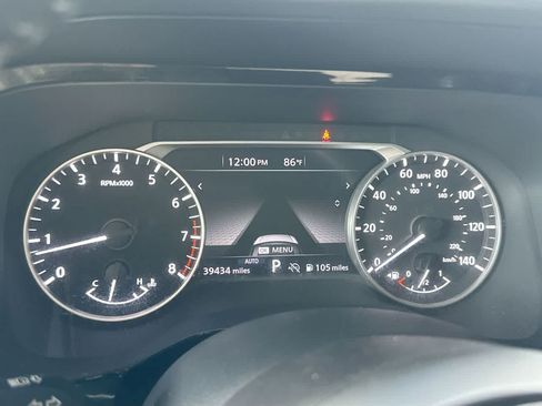 Used 2025 Nissan Pathfinder SV AWD/4WD image 16