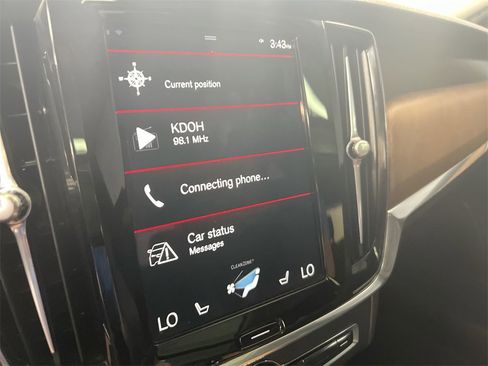 Used 2021 Volvo S90 T6 Momentum image 15