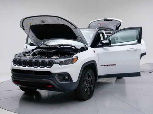 Used 2024 Jeep Compass Trailhawk image 18