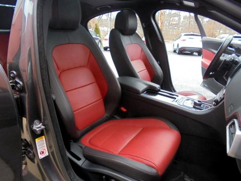 Used 2018 Jaguar XE R-Sport image 12